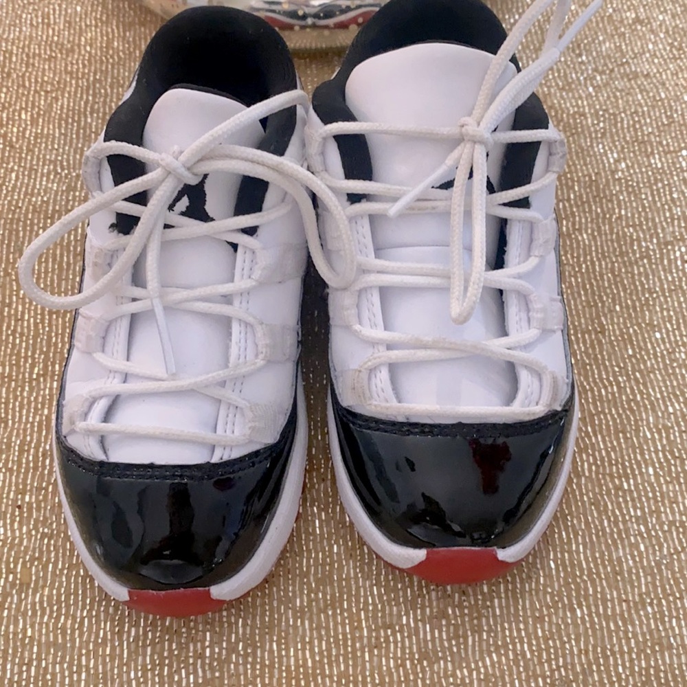 Kids Jordan 11